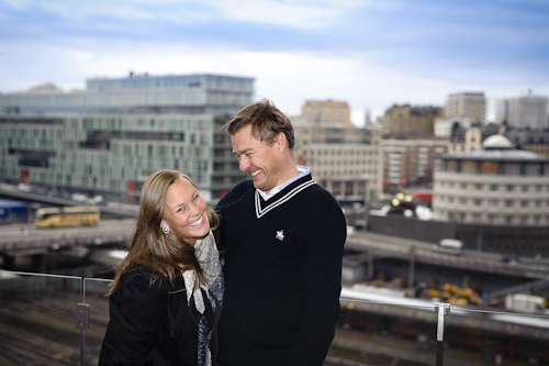 Porträtt av Idar Vollvik & Ingvild Strøm Aslaksen på Clarion Sign för Apeland Informasjon. Fotograf Stefan Tell