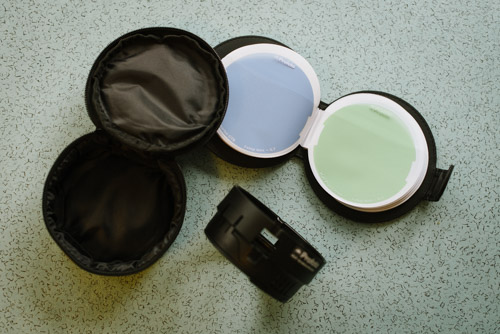 test-profoto-OCF-starter-kit-innehåll-väska-färgfilter-filterhållare