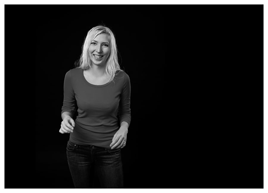 Porträttfoto i studio, författarporträtt Hedvig Andersson. Fotograf Stefan Tell Porträttfoto i studio, författarporträtt Hedvig Andersson. Fotograf Stefan Tell