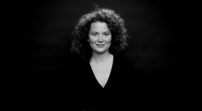 Bonnier Carlsen - Porträttfoto av Stina Wirsén