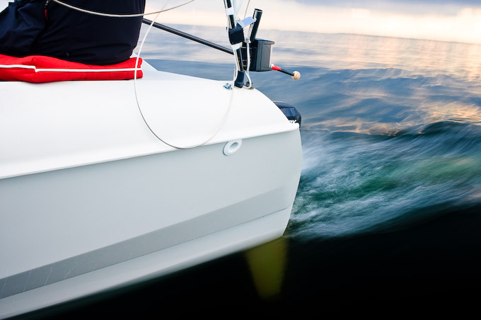 Lång slutartid på segelbåtens akter