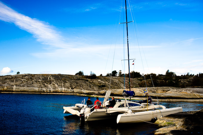 En SeaOn trimaran i Ryssviken på Huvudskär