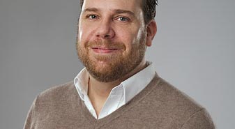 Personalfotografering för konsultbolag inom pharma och teknik för deras konsultprofiler. Fotograferat i fotostudio. Fotograf Stefan Tell