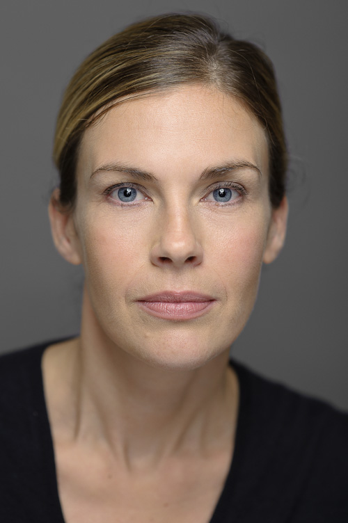 beauty portrait headshot with studio lighting setup diagram