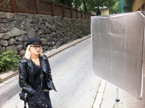 photo-session-outdoor-swedish-singer-chimera-panel-silver