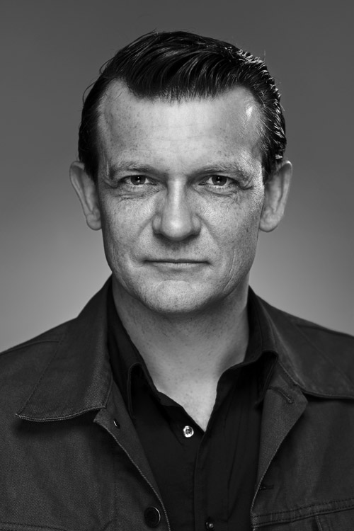 Peter Barlach, författarporträtt i svartvitt. Fotograf Stefan Tell